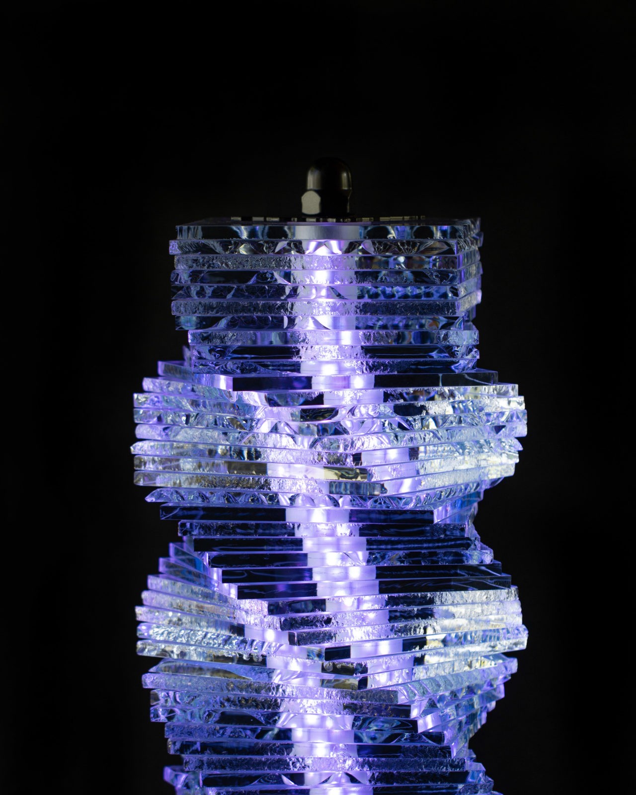 Lampe Érèbe XL bleue violette LED RGB