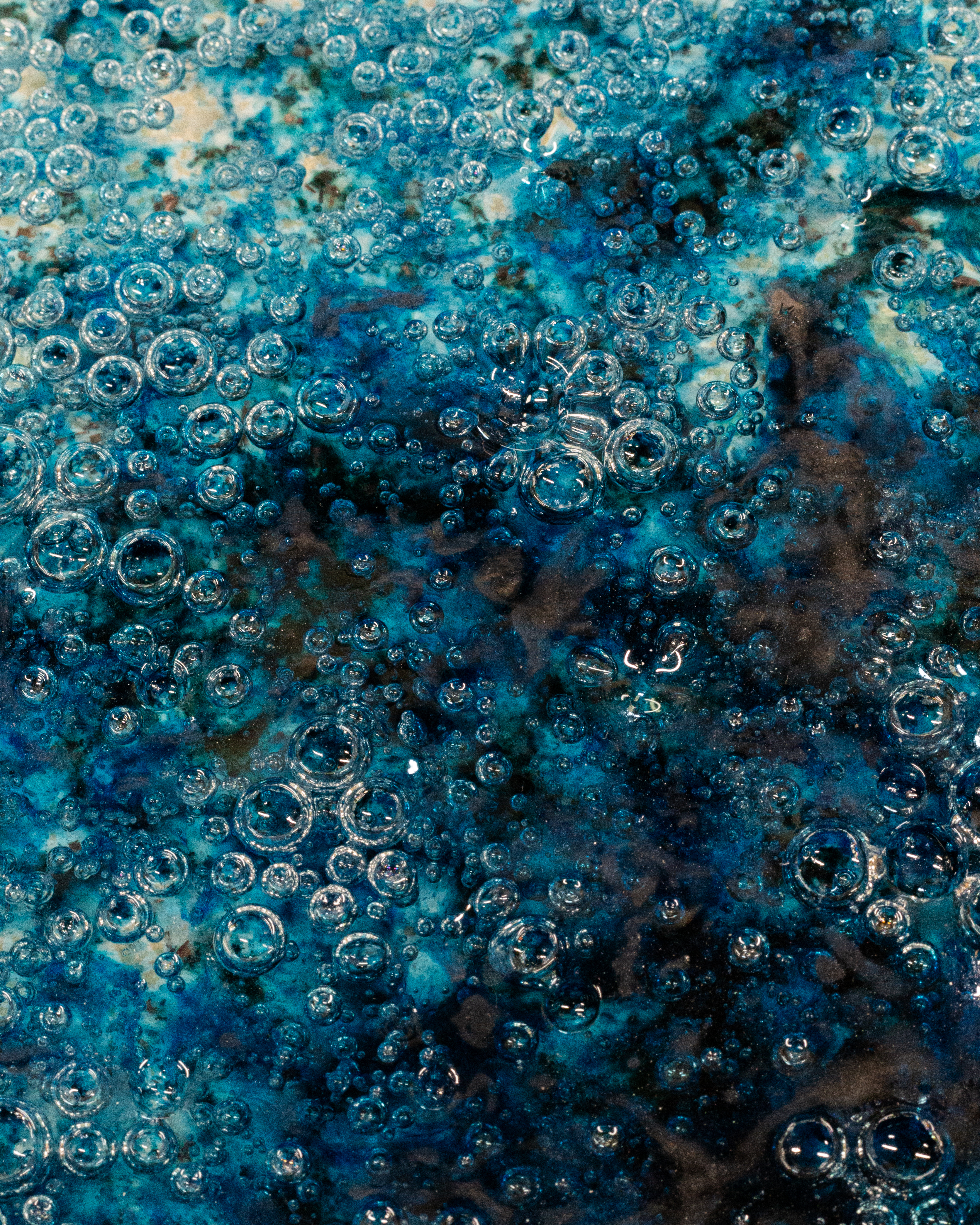 Zoom sur le bleu du miroir